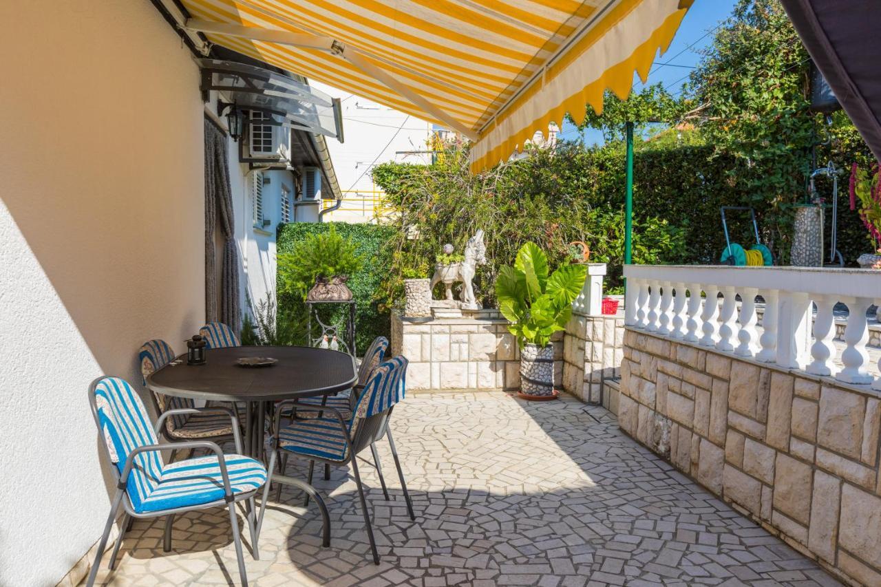 Apartman Mladenka Dramalj Bagian luar foto
